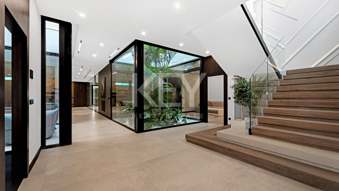 Ultra-modern villa with panoramic views in El Madroñal, Benahavís
