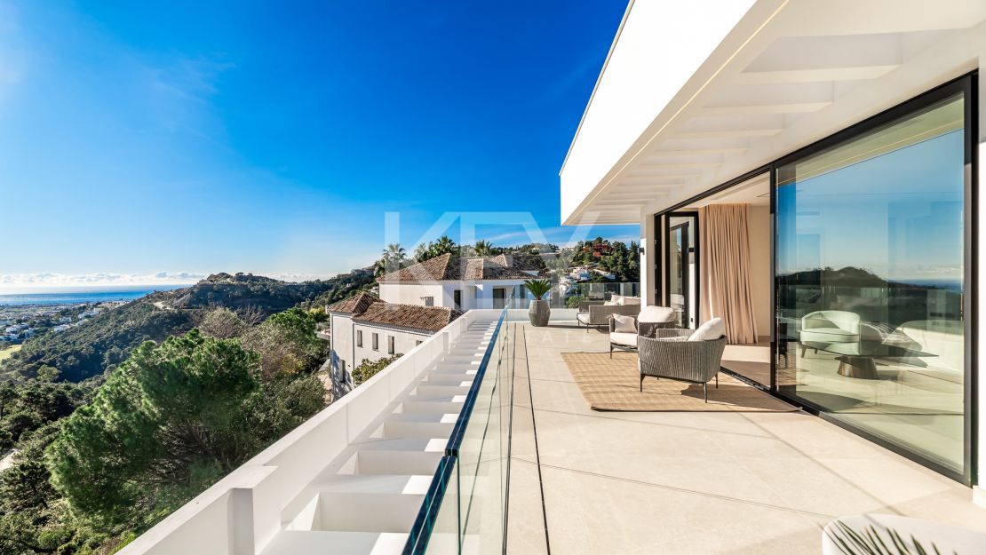 Ultra-modern villa with panoramic views in El Madroñal, Benahavís