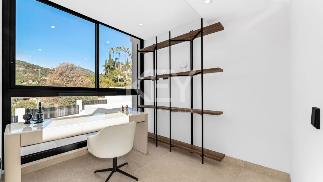 Ultra-modern villa with panoramic views in El Madroñal, Benahavís