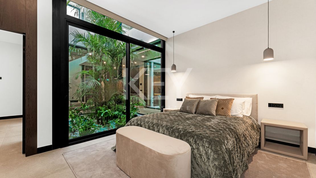 Ultra-modern villa with panoramic views in El Madroñal, Benahavís