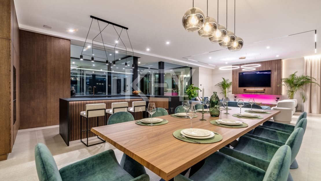Ultra-modern villa with panoramic views in El Madroñal, Benahavís