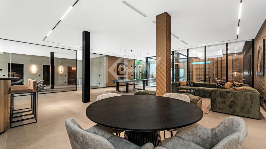 Ultra-modern villa with panoramic views in El Madroñal, Benahavís
