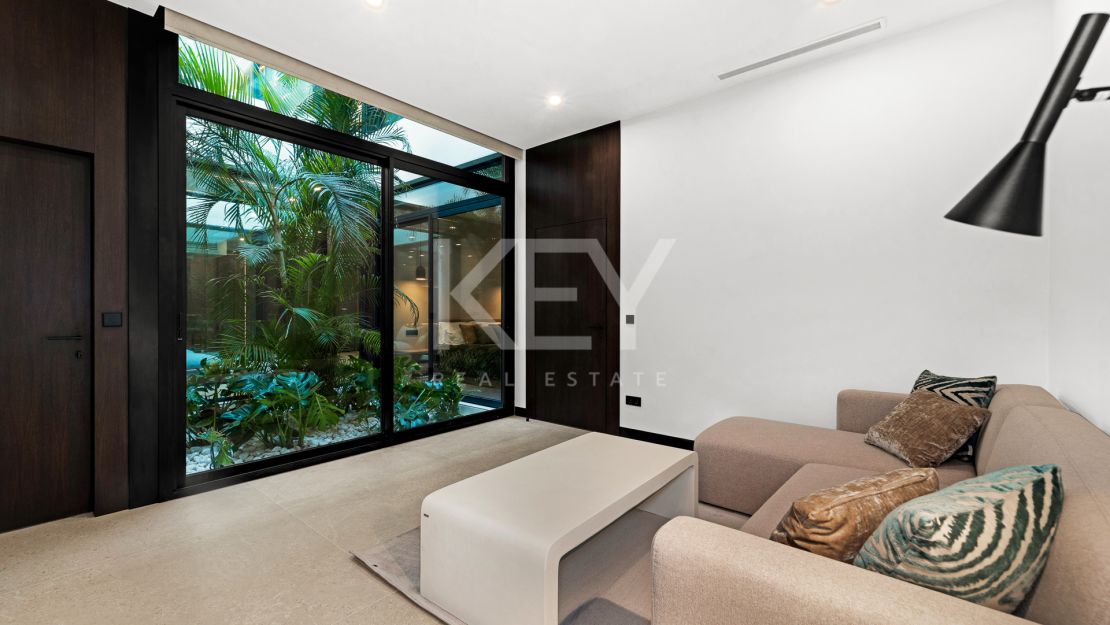 Ultra-modern villa with panoramic views in El Madroñal, Benahavís