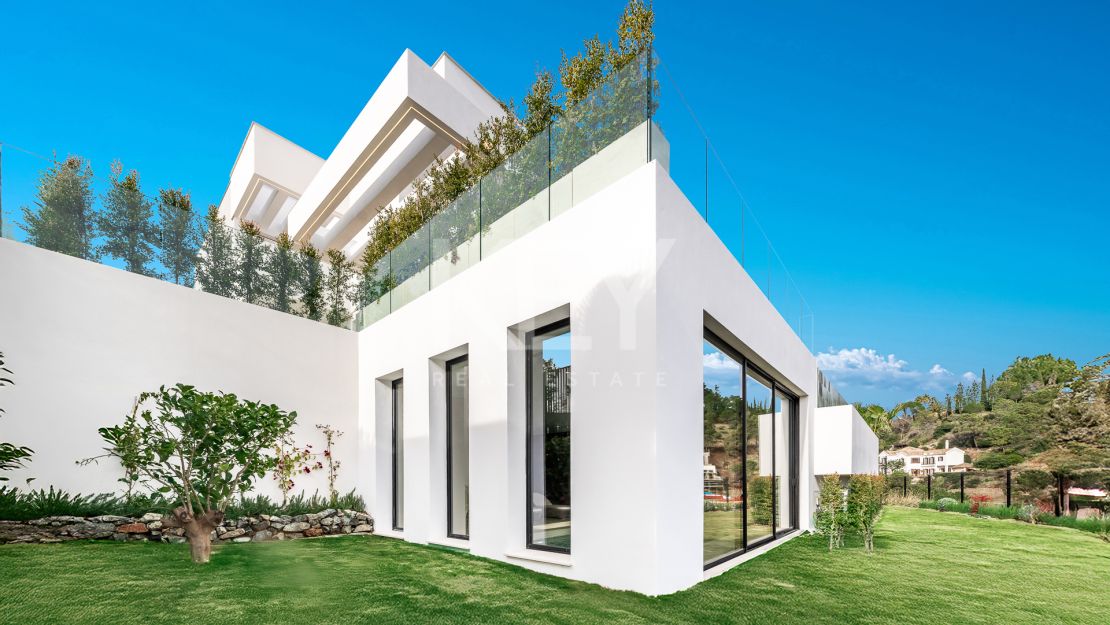 Ultra-modern villa with panoramic views in El Madroñal, Benahavís
