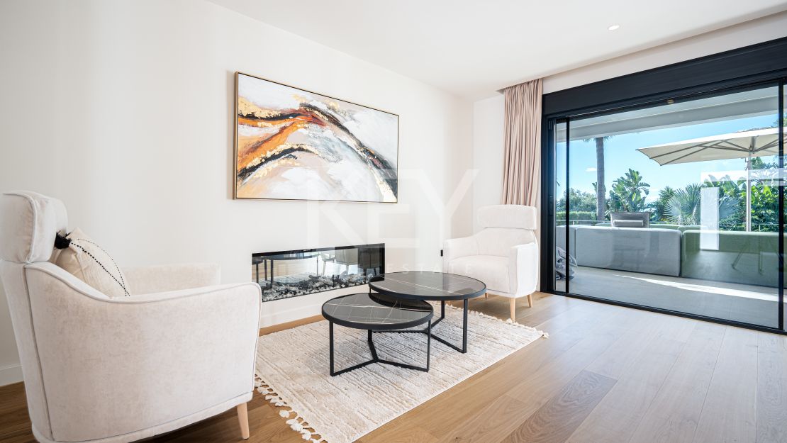 Luxurious south-facing villa with breathtaking sea views in Nagüeles, Marbella