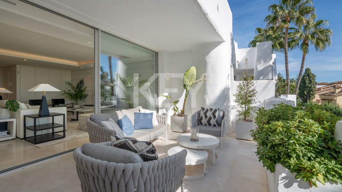 Exquisite duplex penthouse in Marina Puente Romano, Marbella Golden Mile