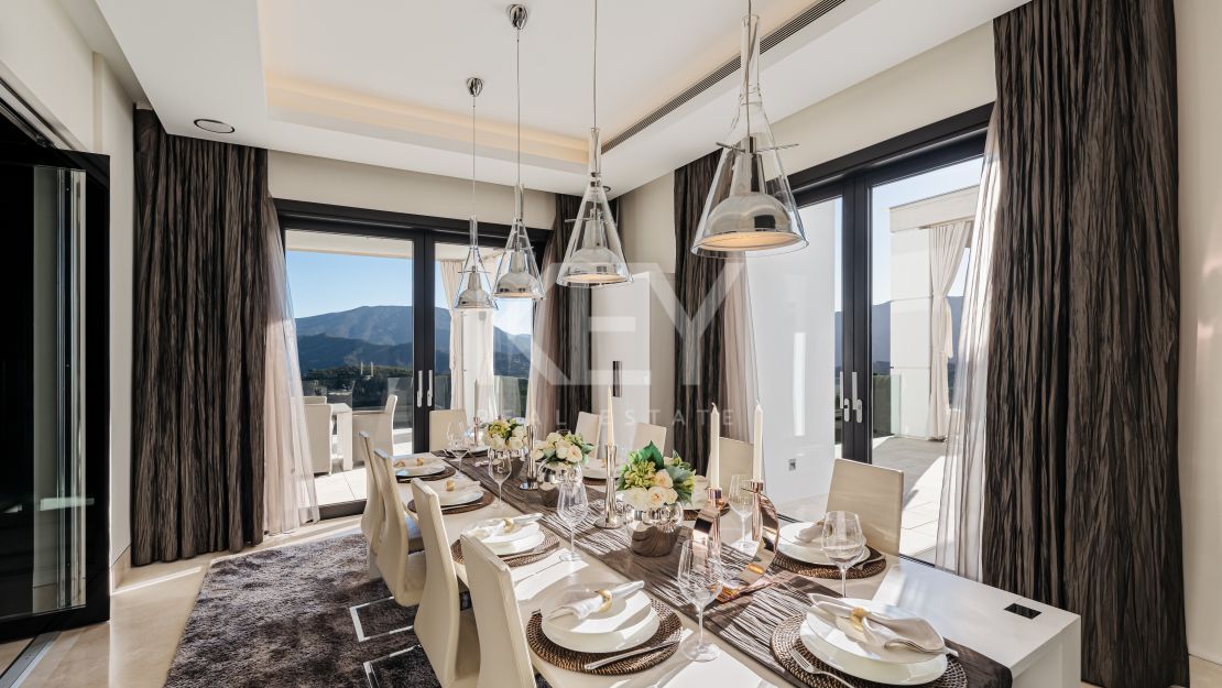 Архитектурный шедевр: вилла с панорамным видом в Ла Загалета, Бенахавис