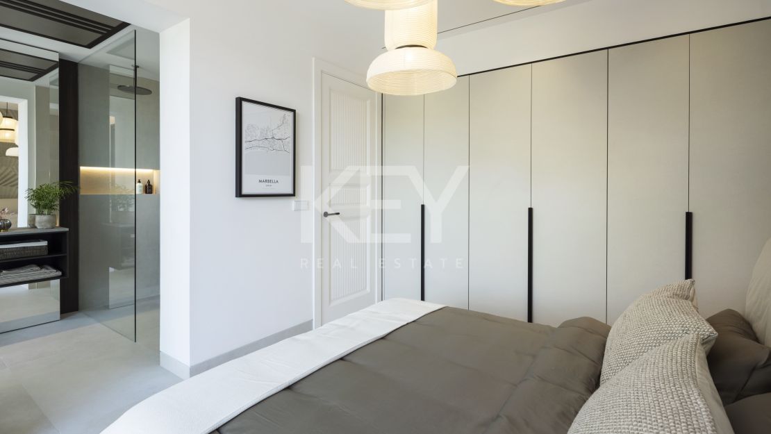 Moderna villa de cinco dormitorios con vistas al mar – nueva y eficiente energéticamente en La Quinta, Benahavís