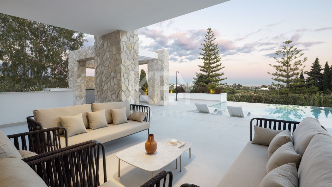 Moderna villa de cinco dormitorios con vistas al mar – nueva y eficiente energéticamente en La Quinta, Benahavís