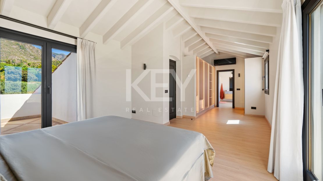 Великолепный двухуровневый пентхаус с панорамным видом в Monte Paraíso Country Club