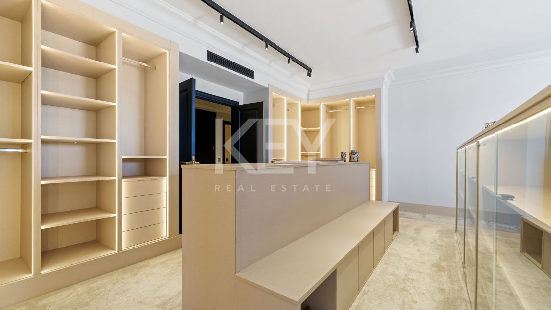 Великолепный двухуровневый пентхаус с панорамным видом в Monte Paraíso Country Club