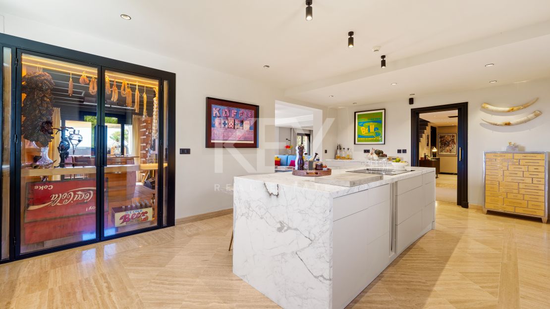 Великолепный двухуровневый пентхаус с панорамным видом в Monte Paraíso Country Club