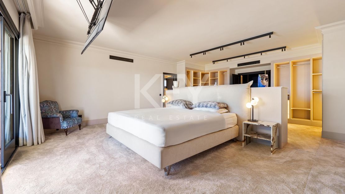 Великолепный двухуровневый пентхаус с панорамным видом в Monte Paraíso Country Club