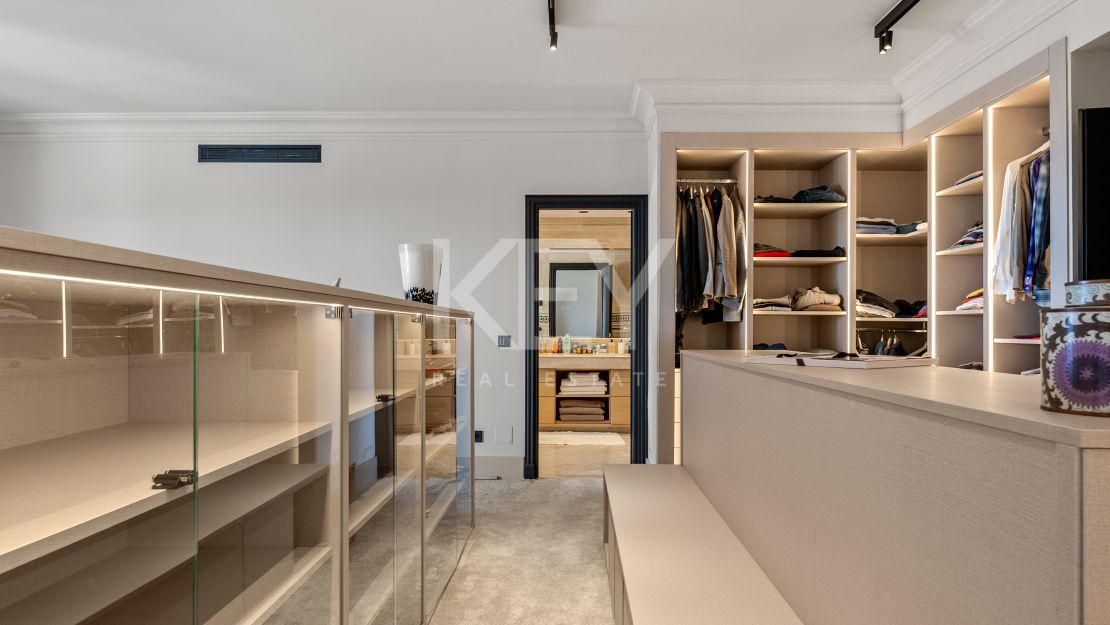 Великолепный двухуровневый пентхаус с панорамным видом в Monte Paraíso Country Club