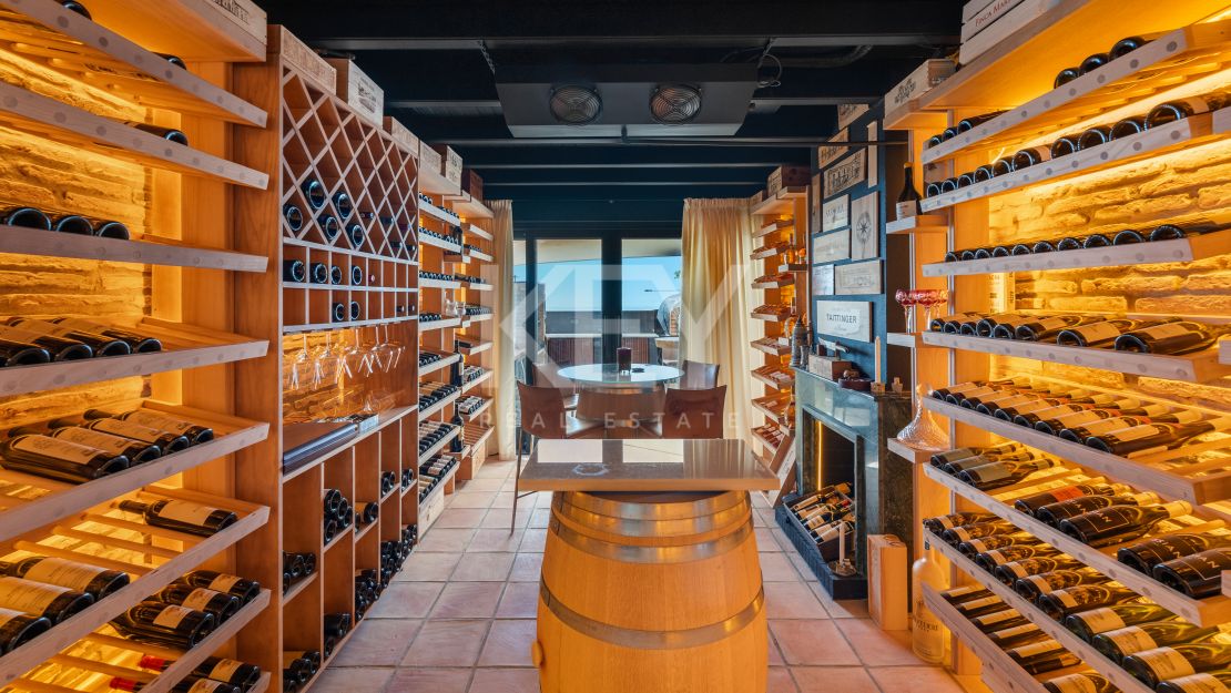 Великолепный двухуровневый пентхаус с панорамным видом в Monte Paraíso Country Club