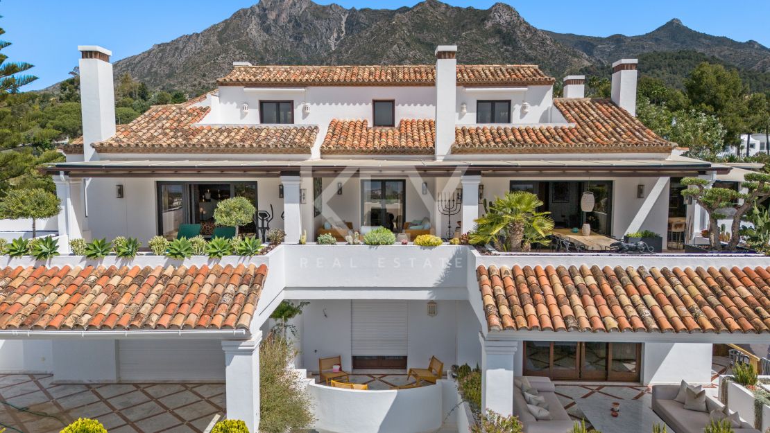 Великолепный двухуровневый пентхаус с панорамным видом в Monte Paraíso Country Club