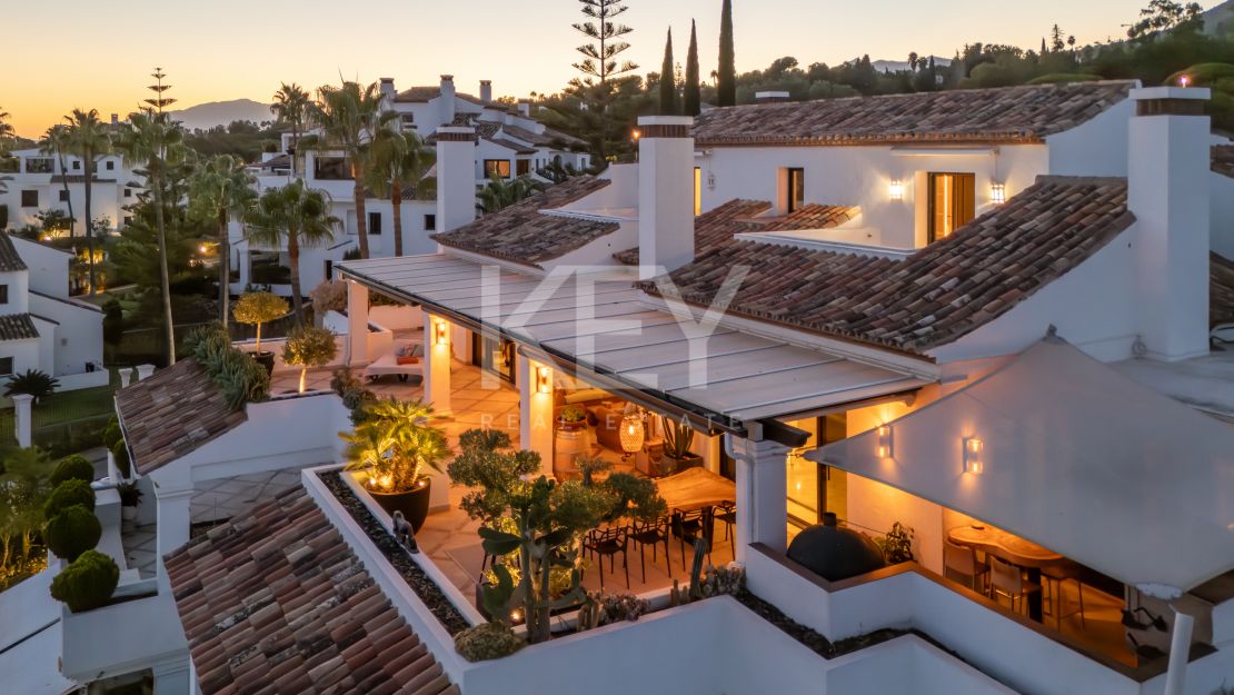 Великолепный двухуровневый пентхаус с панорамным видом в Monte Paraíso Country Club