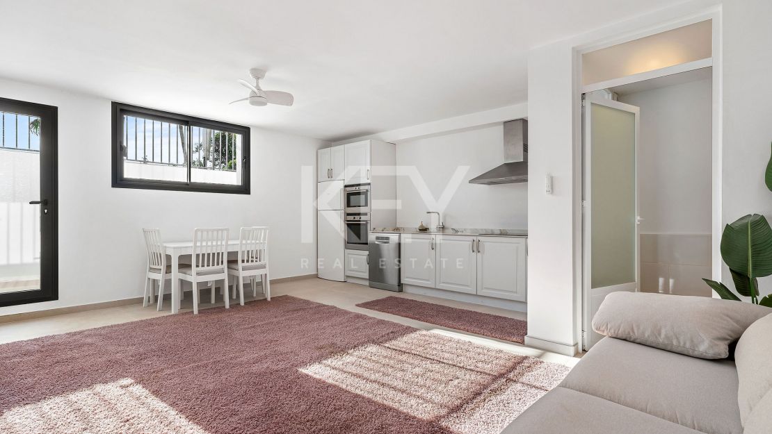 Frontline golf Villa with panoramic views in Los Naranjos, Nueva Andalucía