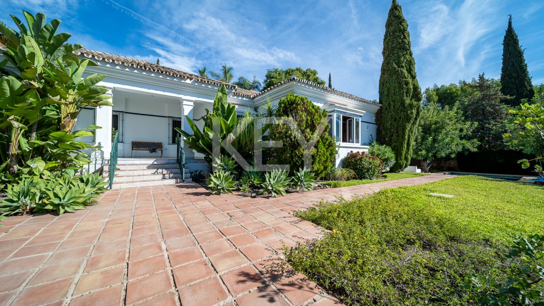 Investment renovation opportunity in privileged gated community of Sierra Blanca near to Cascada de Camoján, Marbella