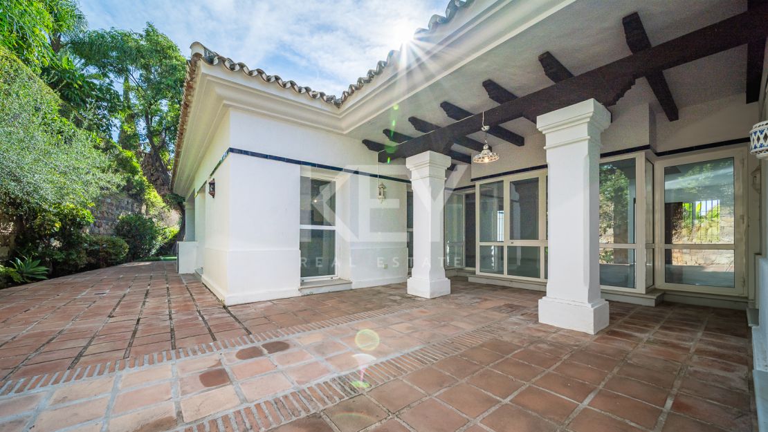 Investment renovation opportunity in privileged gated community of Sierra Blanca near to Cascada de Camoján, Marbella