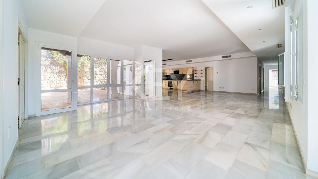 Investment renovation opportunity in privileged gated community of Sierra Blanca near to Cascada de Camoján, Marbella