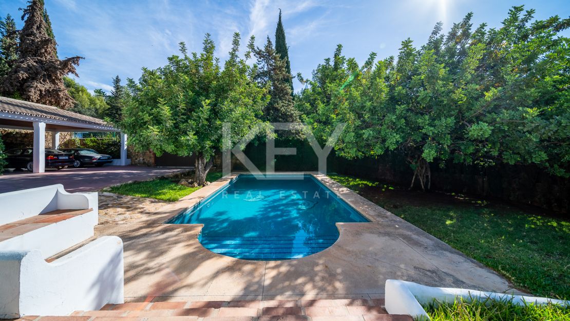 Investment renovation opportunity in privileged gated community of Sierra Blanca near to Cascada de Camoján, Marbella