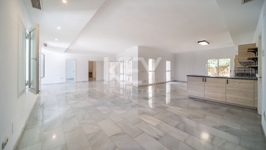 Investment renovation opportunity in privileged gated community of Sierra Blanca near to Cascada de Camoján, Marbella