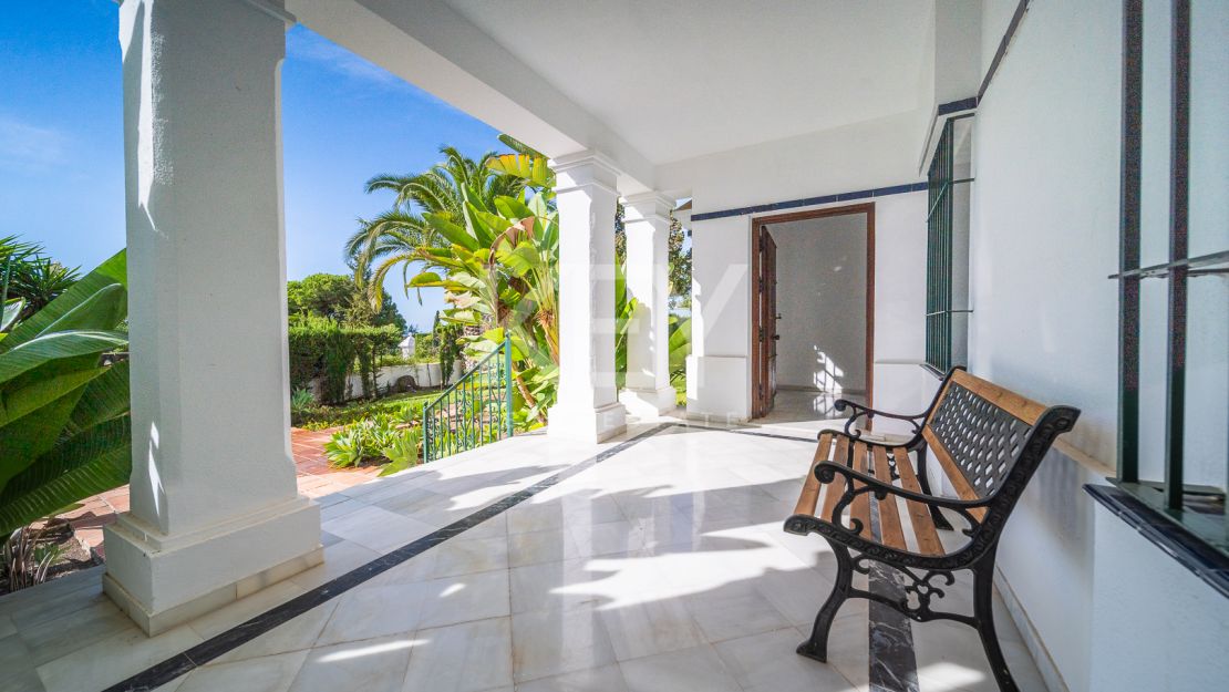 Investment renovation opportunity in privileged gated community of Sierra Blanca near to Cascada de Camoján, Marbella