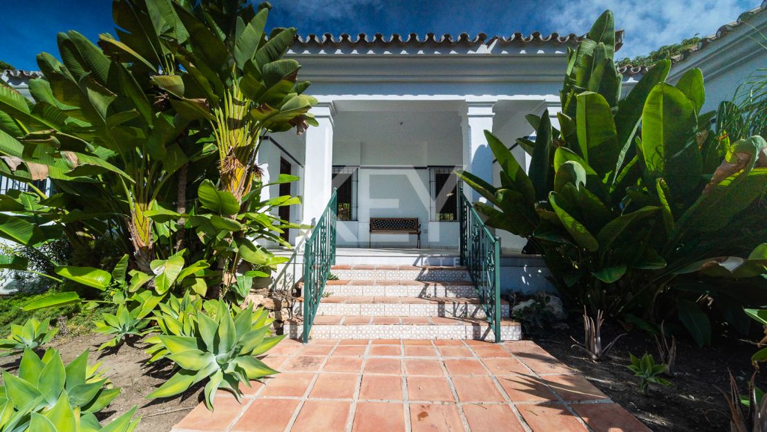Investment renovation opportunity in privileged gated community of Sierra Blanca near to Cascada de Camoján, Marbella