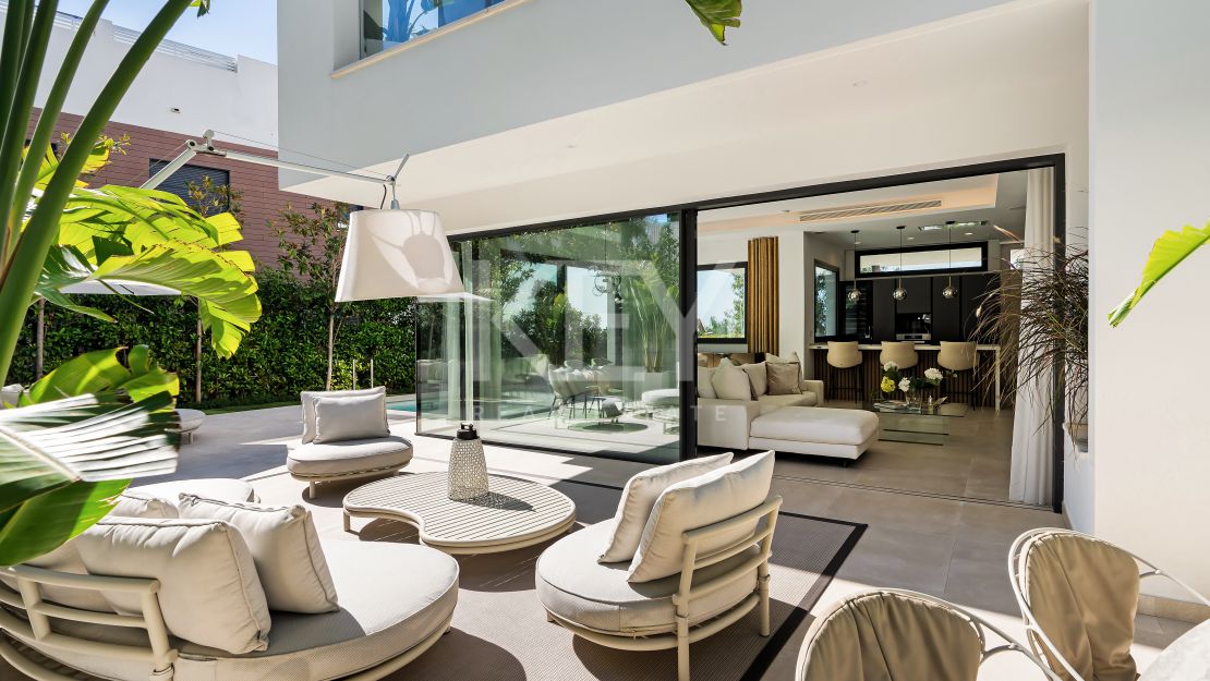 Современная роскошная вилла с панорамным видом на море в Сьерра-Бланка, Золотая Миля Марбельи