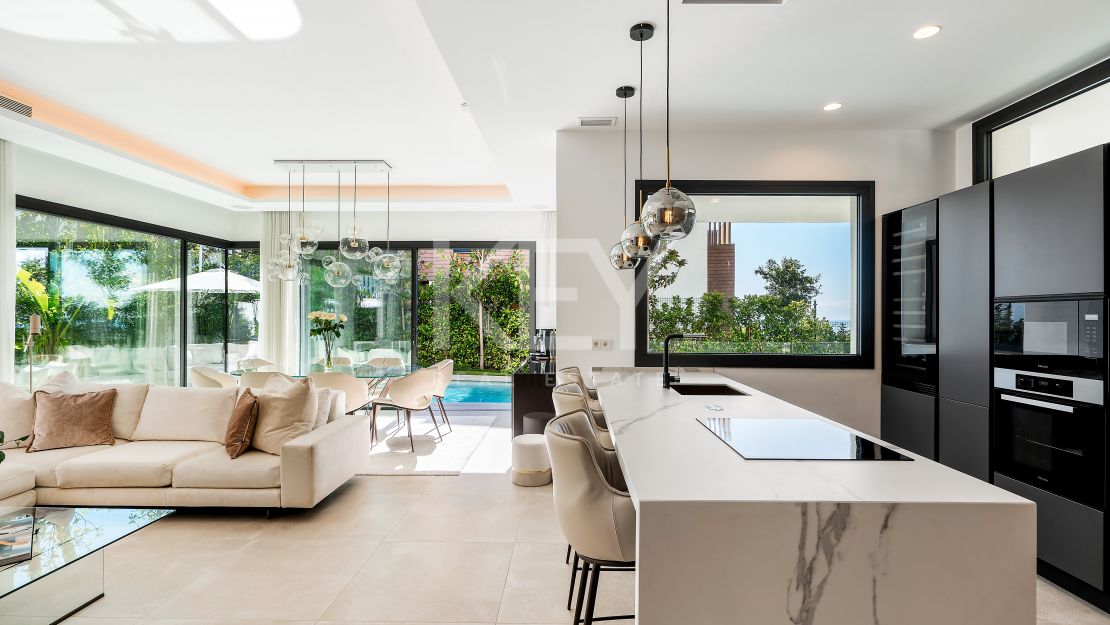 Современная роскошная вилла с панорамным видом на море в Сьерра-Бланка, Золотая Миля Марбельи