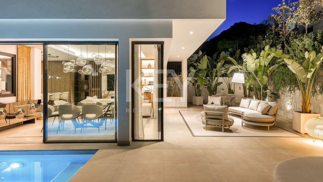 Современная роскошная вилла с панорамным видом на море в Сьерра-Бланка, Золотая Миля Марбельи