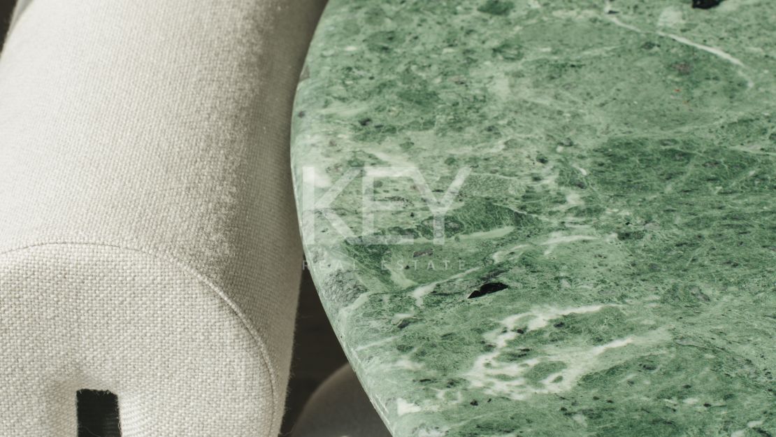 Sofisticado ático de cuatro dormitorios con vistas al mar y a la montaña en La Cerquilla, Nueva Andalucía