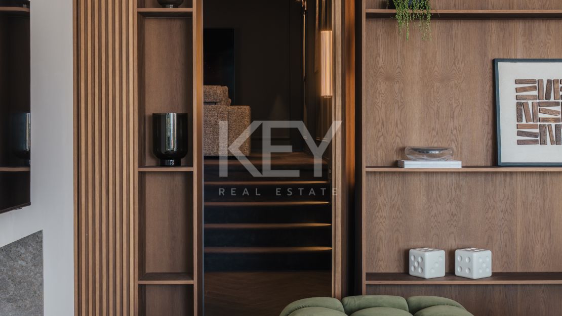 Sofisticado ático de cuatro dormitorios con vistas al mar y a la montaña en La Cerquilla, Nueva Andalucía