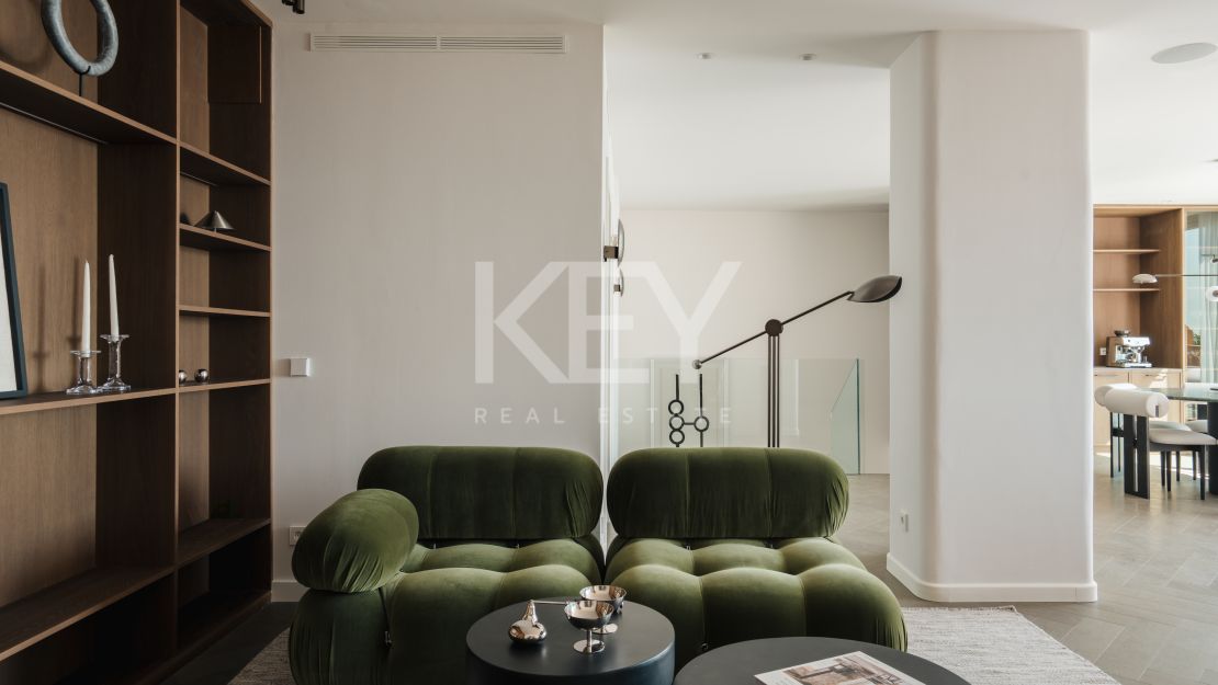 Sofisticado ático de cuatro dormitorios con vistas al mar y a la montaña en La Cerquilla, Nueva Andalucía