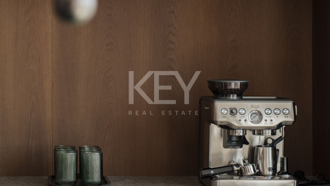 Sofisticado ático de cuatro dormitorios con vistas al mar y a la montaña en La Cerquilla, Nueva Andalucía