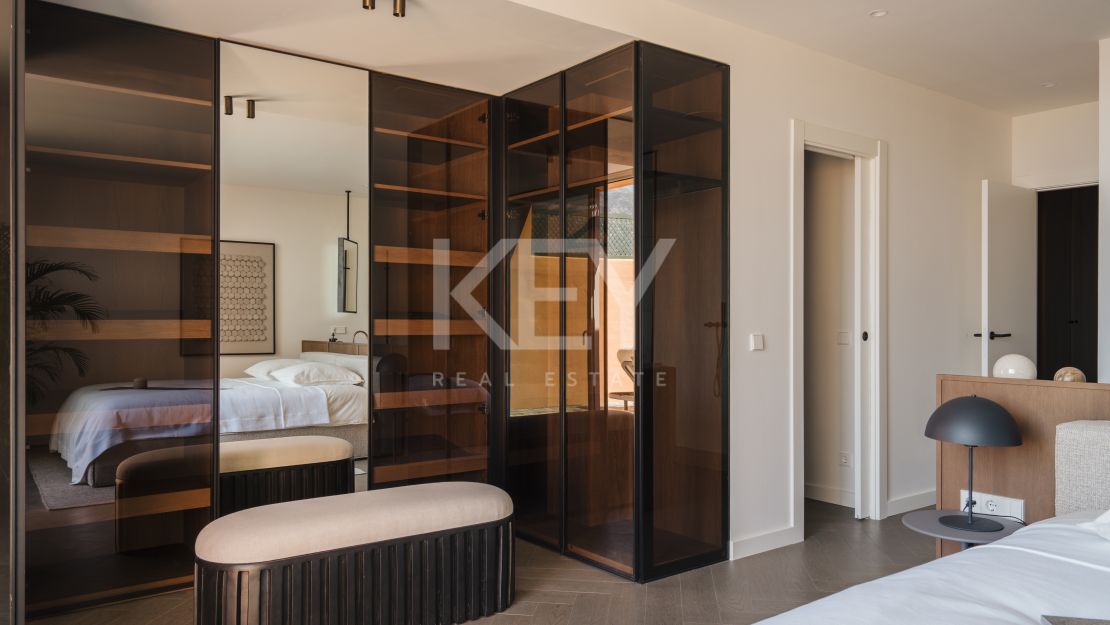 Sofisticado ático de cuatro dormitorios con vistas al mar y a la montaña en La Cerquilla, Nueva Andalucía