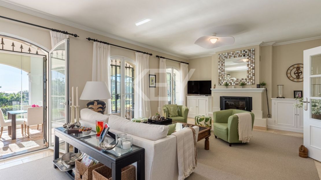 Elegant Andalusian Villa with sea views in Vega del Colorado, Benahavís