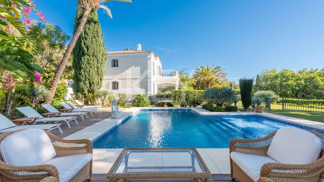 Elegant Andalusian Villa with sea views in Vega del Colorado, Benahavís