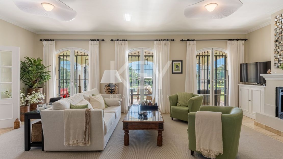 Elegant Andalusian Villa with sea views in Vega del Colorado, Benahavís