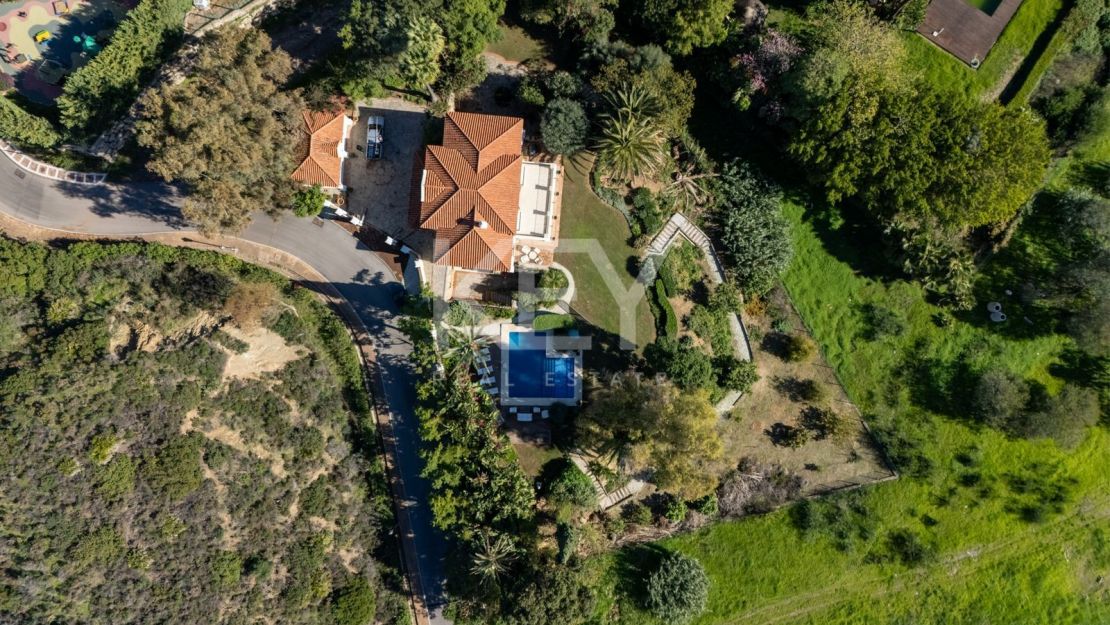 Elegant Andalusian Villa with sea views in Vega del Colorado, Benahavís