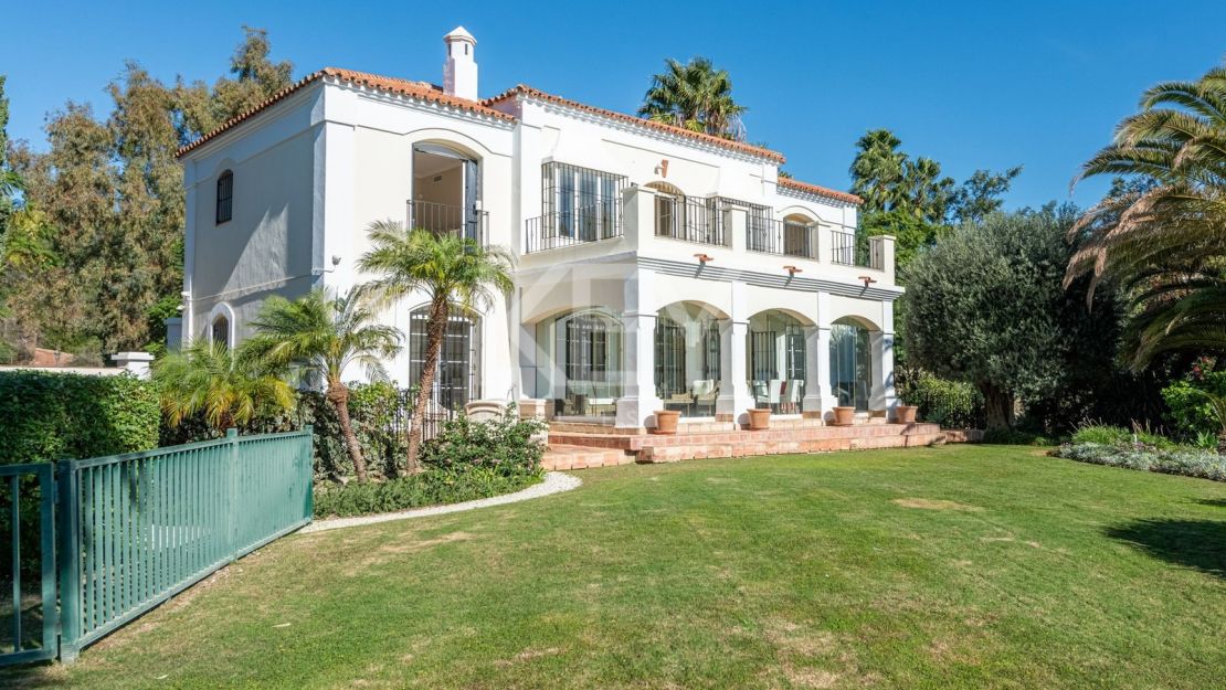 Elegant Andalusian Villa with sea views in Vega del Colorado, Benahavís
