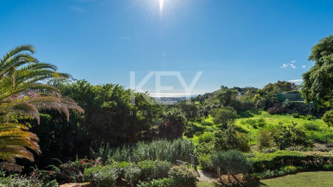 Elegant Andalusian Villa with sea views in Vega del Colorado, Benahavís