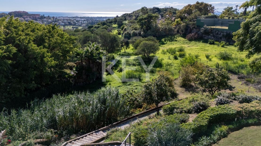 Elegant Andalusian Villa with sea views in Vega del Colorado, Benahavís