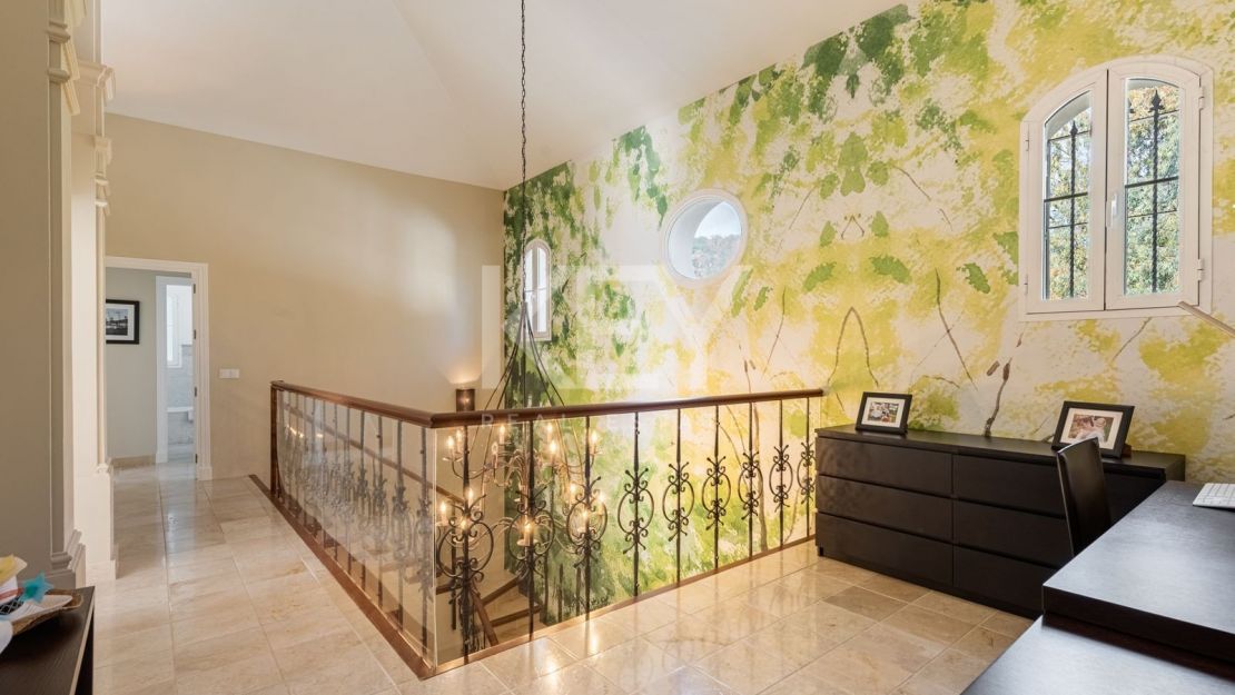 Elegant Andalusian Villa with sea views in Vega del Colorado, Benahavís