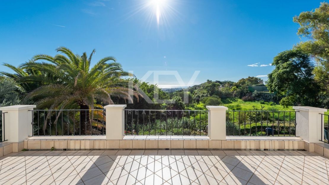 Elegant Andalusian Villa with sea views in Vega del Colorado, Benahavís