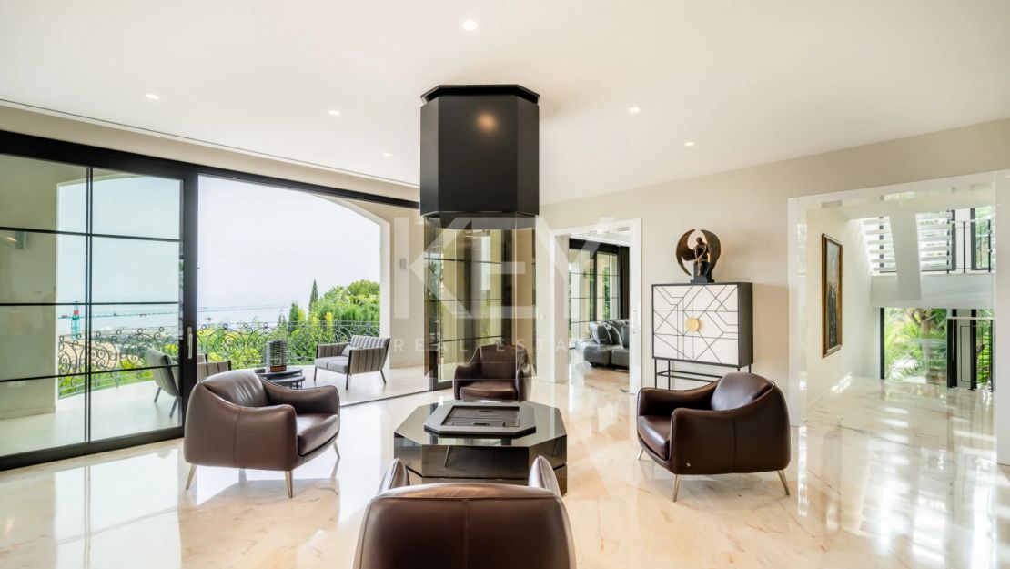 Классическая роскошная вилла с панорамным видом на море в Сьерра-Бланка, Марбелья