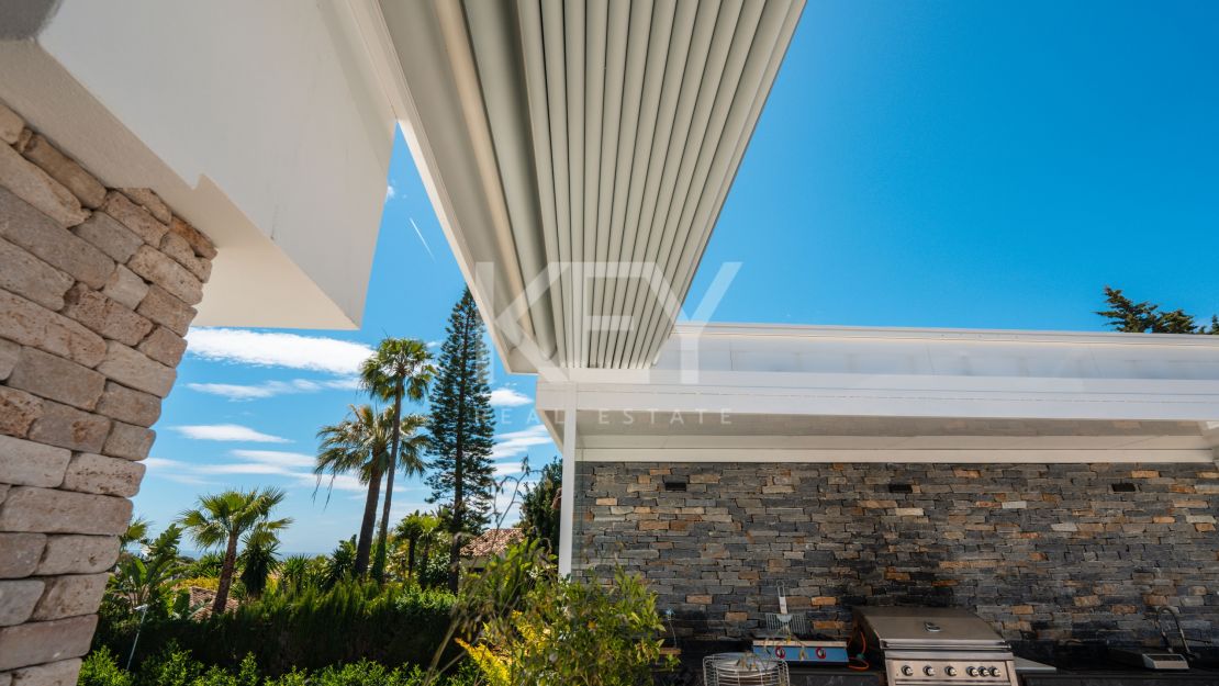 Villa contemporánea renovada con privacidad en El Rosario, Marbella Este