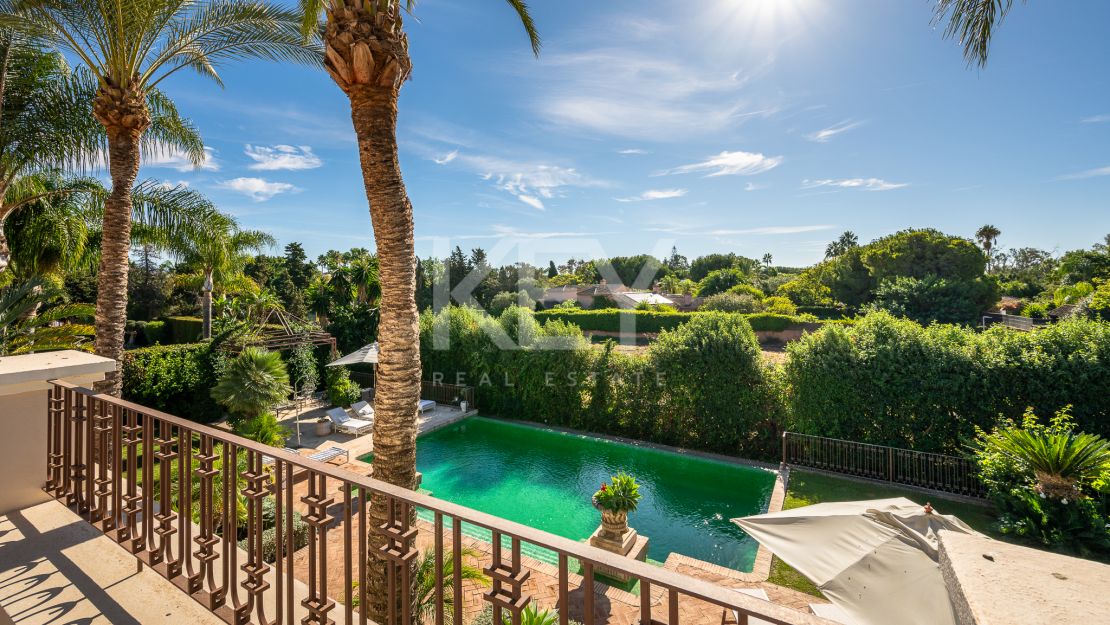 Вневременная элегантность: роскошный особняк на продажу в Гуадальмина Баха