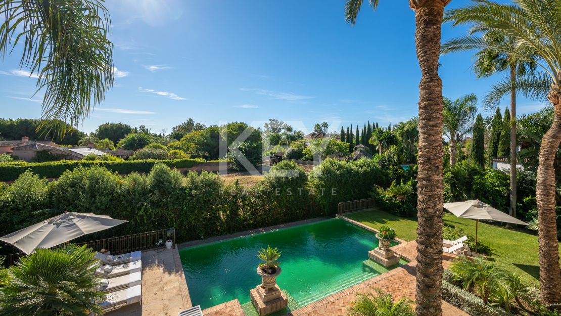 Вневременная элегантность: роскошный особняк на продажу в Гуадальмина Баха